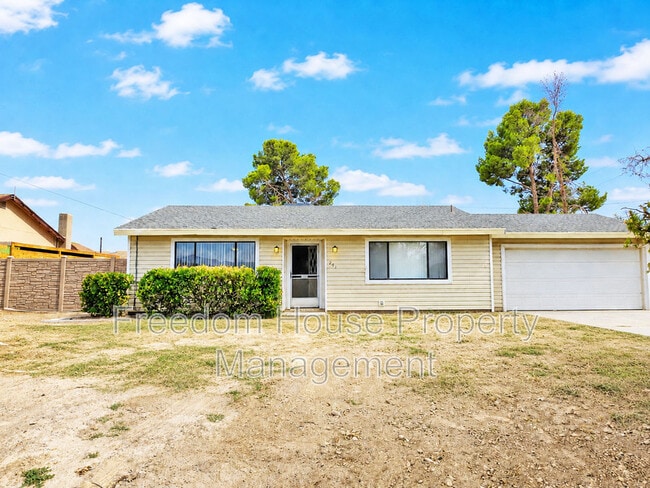 Building Photo - 721 E Calvada Blvd