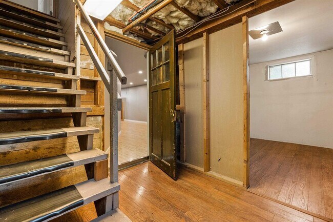 Photo - 2348 McKenzie Rd