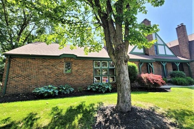 Photo - 4554 Sandringham Dr Unit .
