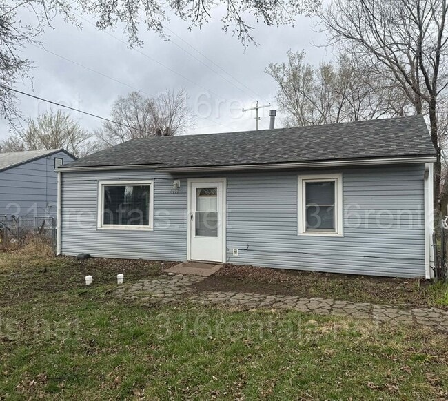 Building Photo - $815 - 2 bedroom/ 1 bathroom - Single Family Home