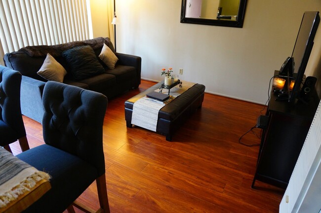 Sarah St Apts