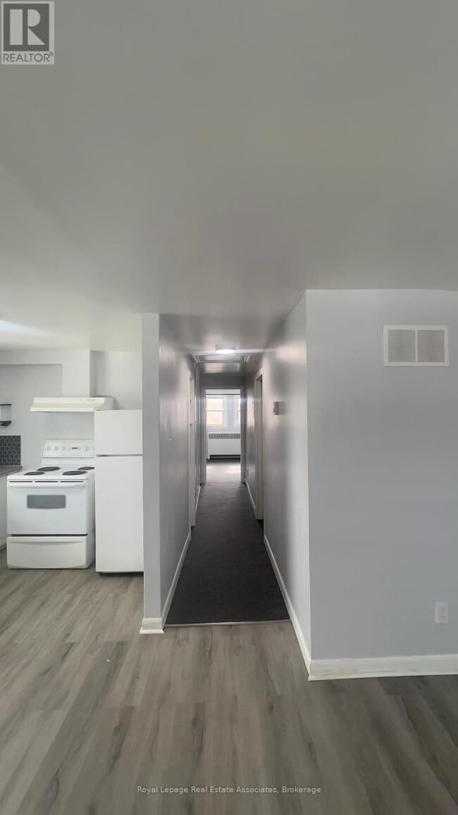 Photo - 5957 Barker St Unit 3