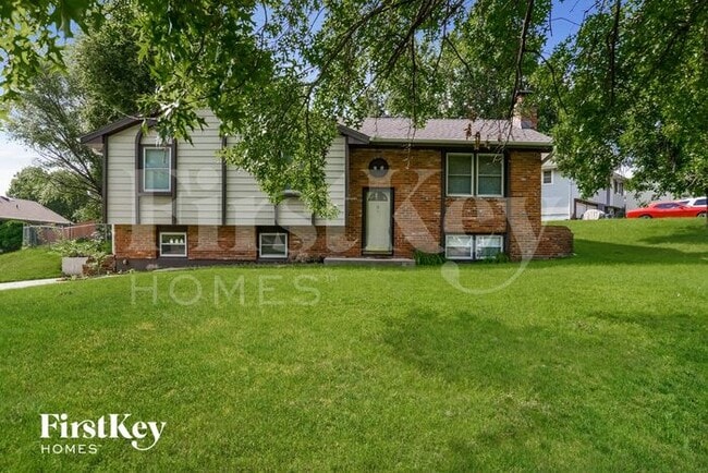 Building Photo - 7305 NW 76 Pl