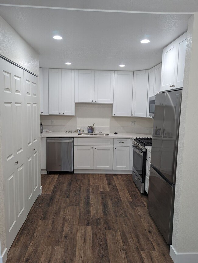 Fully Upgraded 3 Bed/2 Bath Condo Poway Condo for Rent in Poway, CA