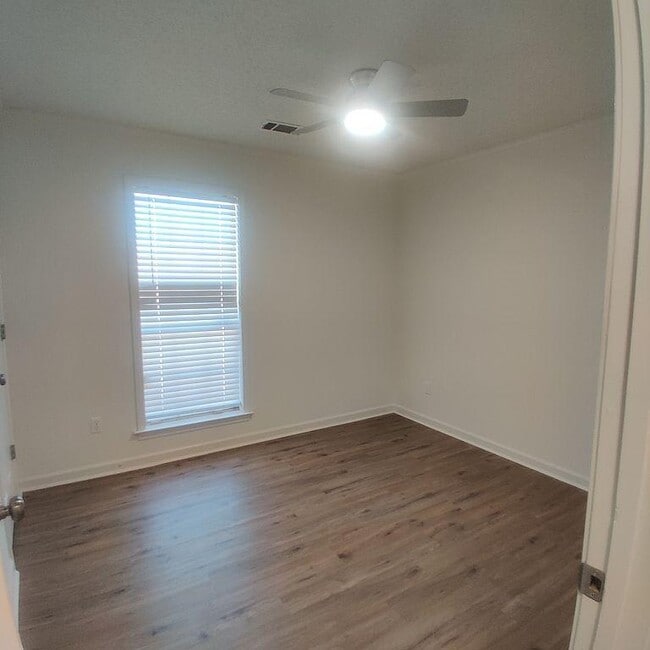Photo - 7743 Meadow Vale Dr