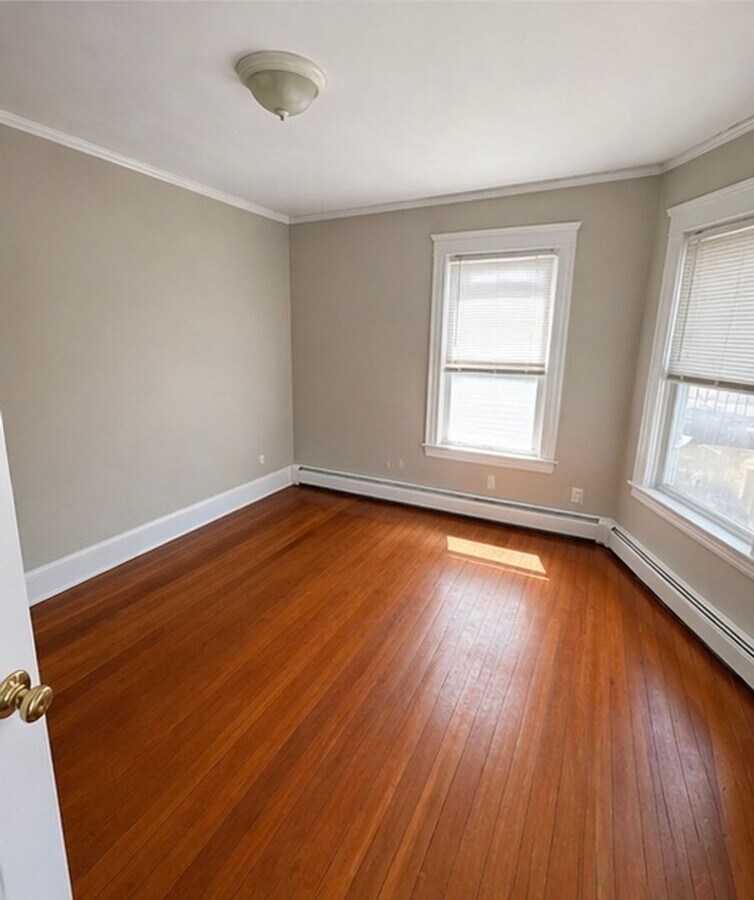 Photo - 37-39 Pembroke Ave Unit #3