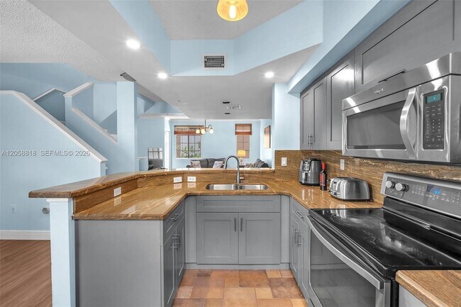 Photo - 2845 NE 185th St Unit 903