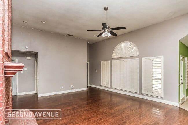 Photo - 2404 Liles Ln