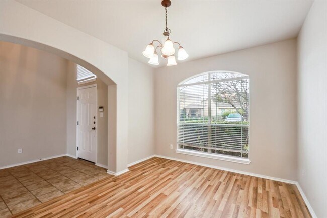 Photo - 88 White Magnolia Cir