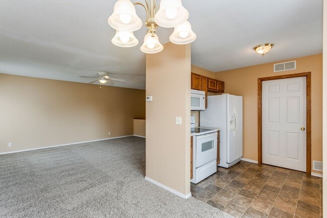 Photo - Super sized 3 bedroom townhouse