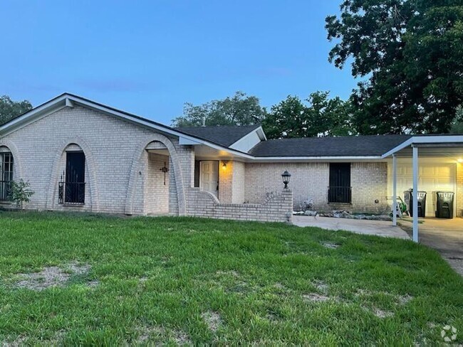 Building Photo - 103 Bluebonnet St Rental