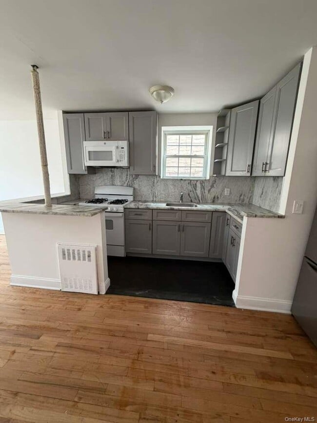 Building Photo - 4048 Harper Ave