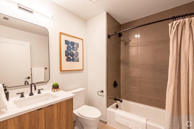 1BR, 1BA - 964 SF