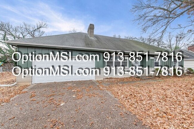 Building Photo - 1/2 month free if moved in by 1/25/26!! Move-in ready!!