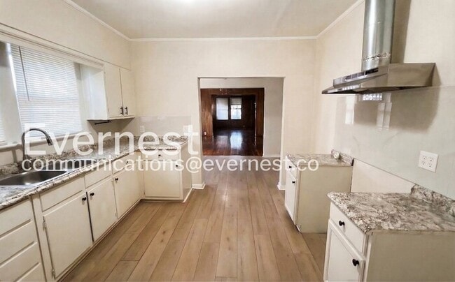 Photo - 504 Francis Pl SW