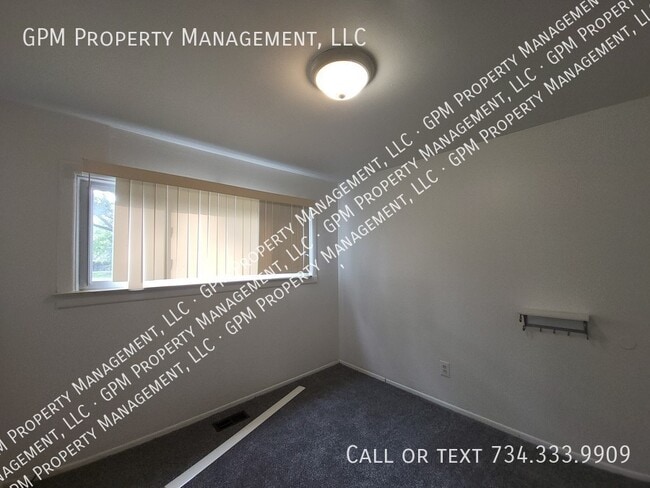 Photo - 15129 McGuire St