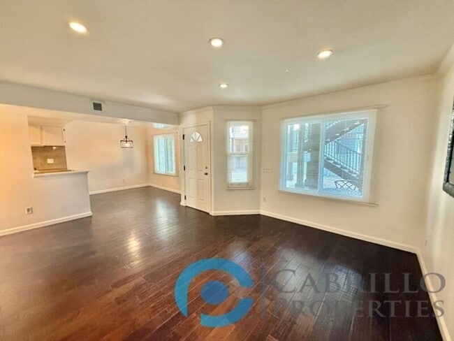 Photo - 2828 Famosa Blvd Unit #102