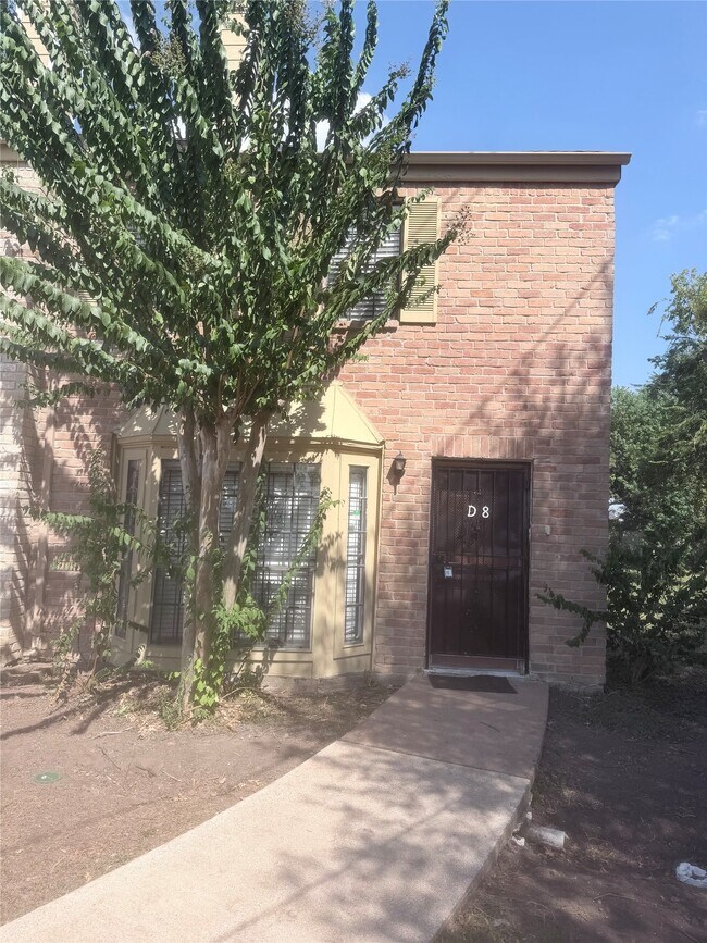 Photo - 9901 Sharpcrest St Unit D8