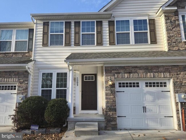 Photo - 1309 Madison Ln