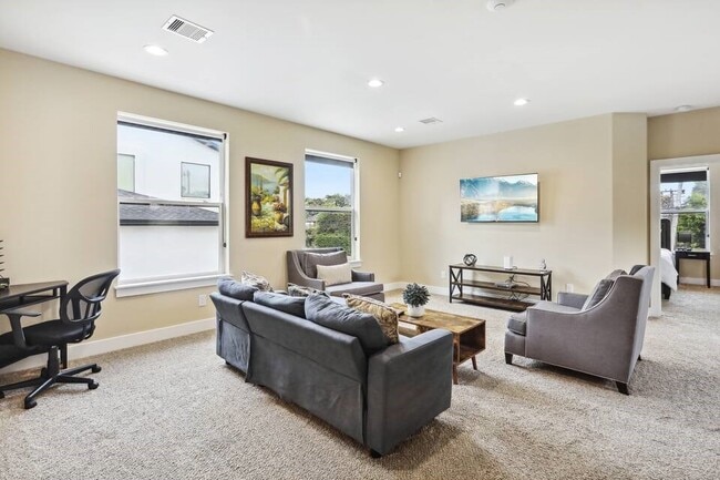 Photo - 3803 Charleston St Unidad 1/2