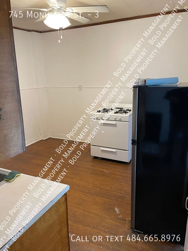 Photo - 745 Monument St Unit 3