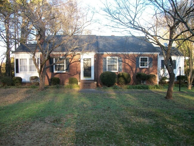 3 Bedroom - 3 Bedroom House