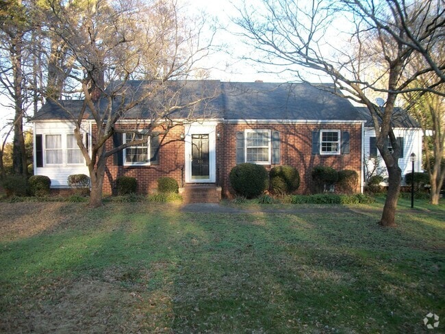Building Photo - 3 Bedroom Rental