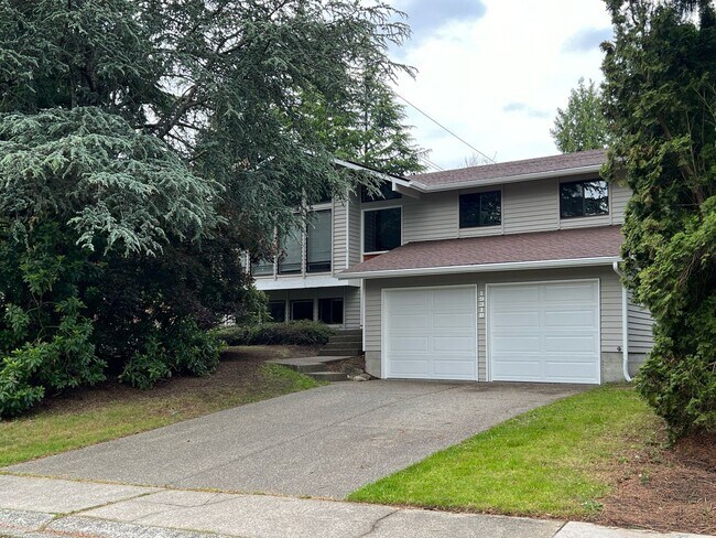 5 Bed 3 Bath 2290 Sq Ft Beautiful house av... - 5 Bed 3 Bath 2290 Sq Ft Beautiful house av...