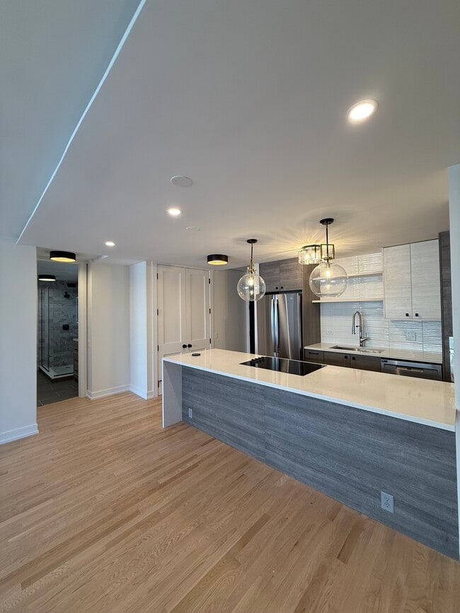 Building Photo - 535 N Michigan Ave Unit 2214 Rental