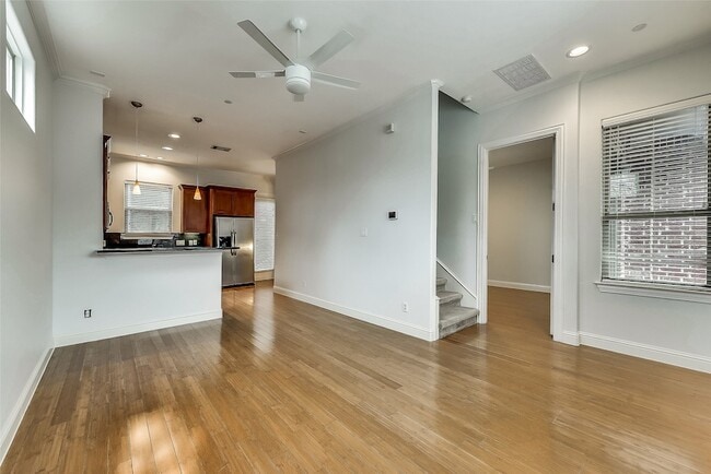 2606 N Henderson Ave Unit A