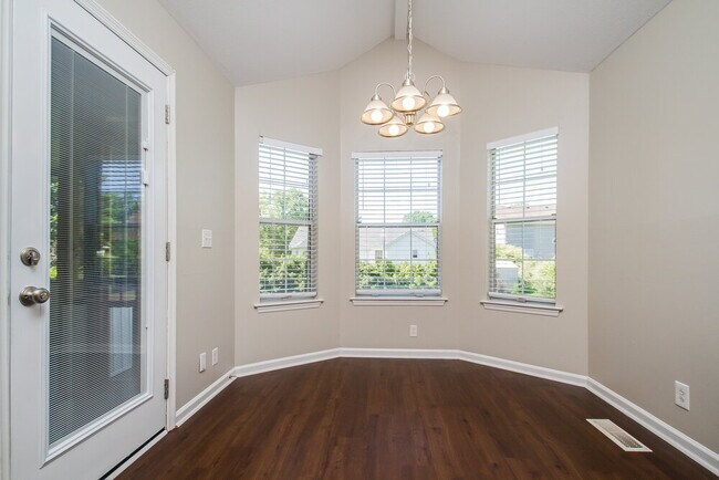 Photo - 1502 Amberwood Cir