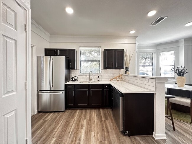 Building Photo - Luxury + Location: Limited-Time Savings! Unit GV3 Rental