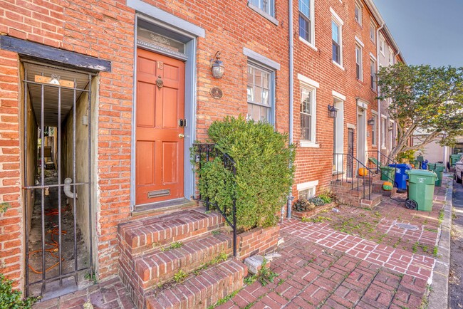 Photo - 13 E Wheeling St Townhome