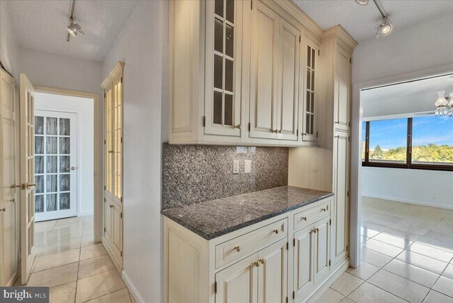 Photo - 1805 Crystal Dr Unit 511S