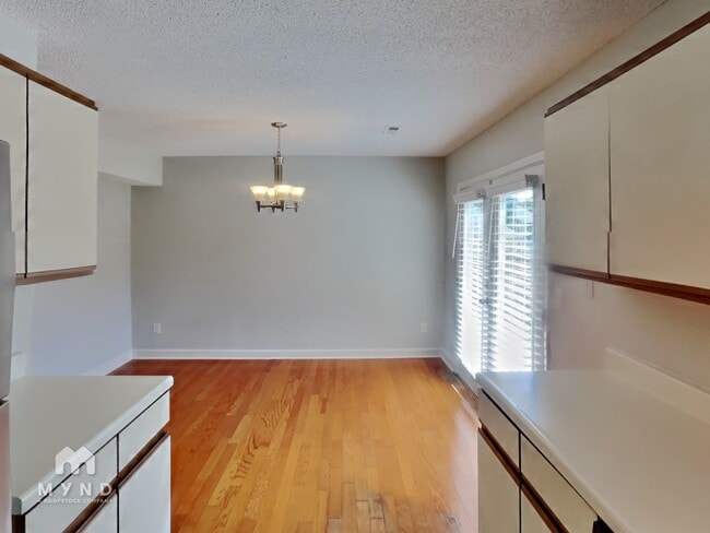 Photo - 3306 Woodland Park Rd