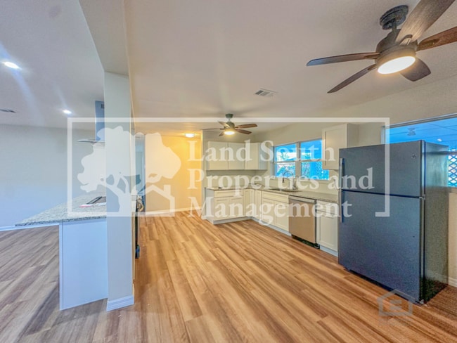 Photo - 2618 S Palmeden Dr