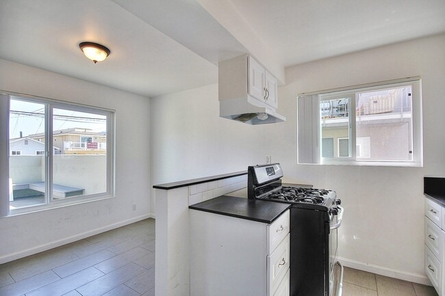 Photo - 6668 Del Playa Dr Unidad A