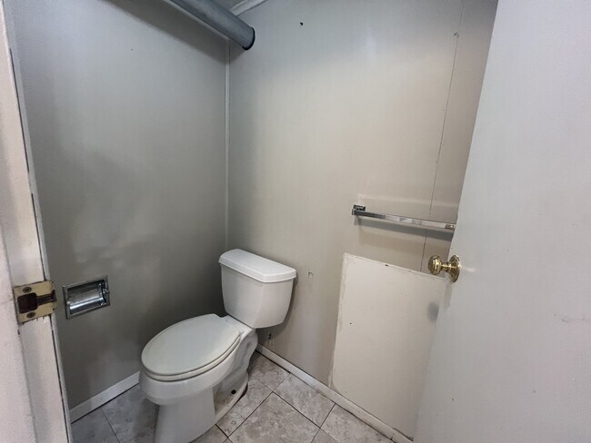 Photo - 141 Bradley St