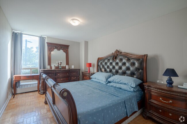 1BR, 1BA - 720SF - Bedroom