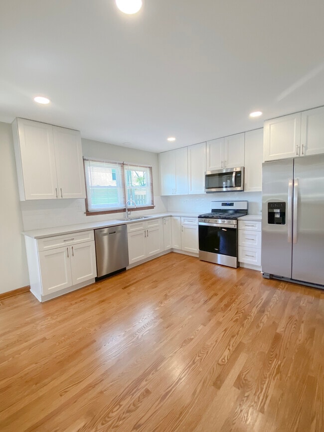 Photo - 2242 Eastview Dr