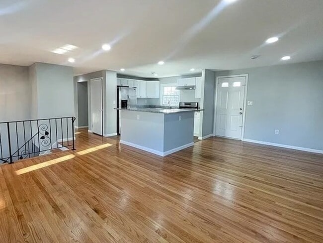 25 Westmoor Rd