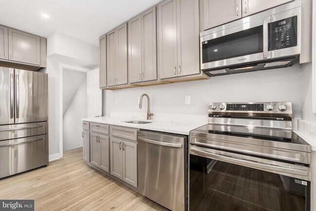 Photo - 1401 18th Pl SE