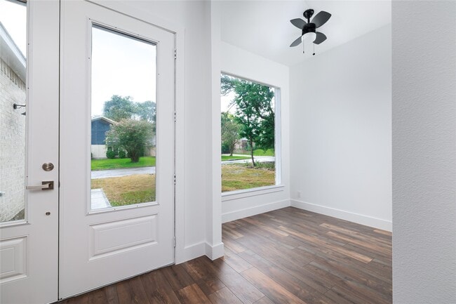 1049 Broadmoor Dr