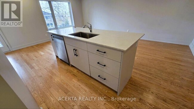 Photo - 1252 Trenton Ave