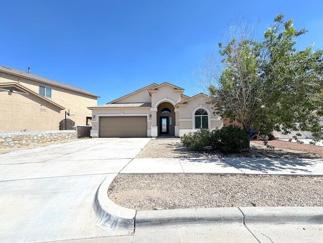 Building Photo - East El Paso 3 bed Refrig A/C Rental
