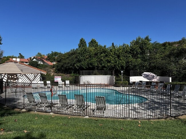 3036 Avenida Christina