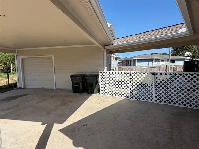 Photo - 1310 Bayou Shore Dr