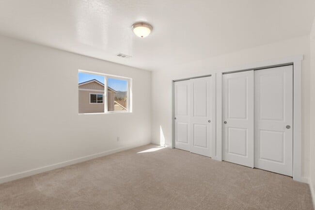 322-326 Lithia Ave Unit 322B