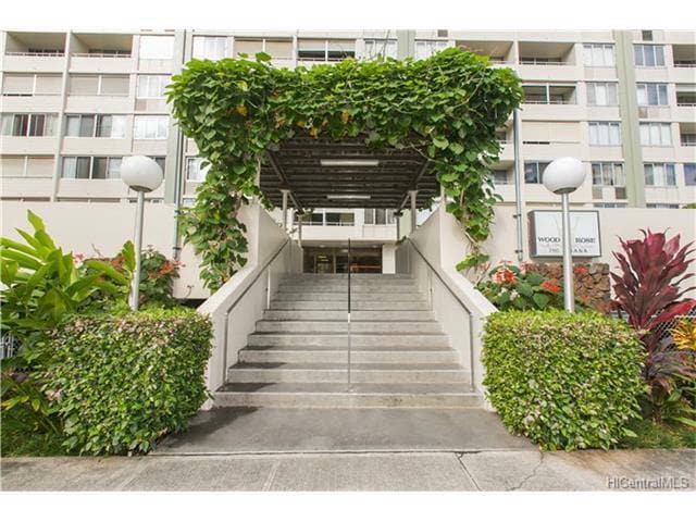 Building Photo - To register for the showing time below, no... Rental