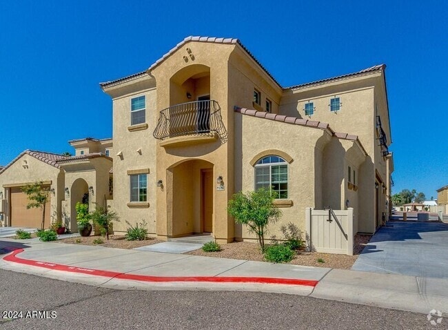 Building Photo - 1367 S Country Club Dr Rental
